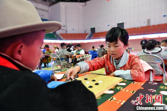 圖為比賽現(xiàn)場(chǎng)?！∝暩聛硭?攝