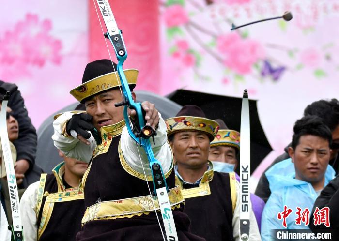 3月28日，選手參加響箭比賽。　李林 攝