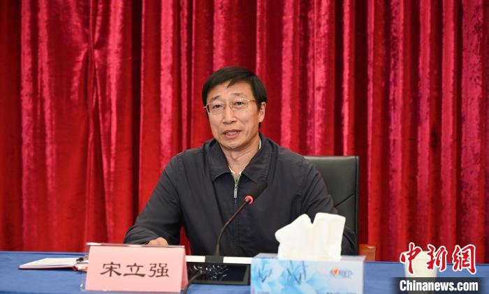 圖為西藏自治區(qū)黨委組織部副部長(zhǎng)、第十批援藏干部人才總領(lǐng)隊(duì)宋立強(qiáng)致辭。