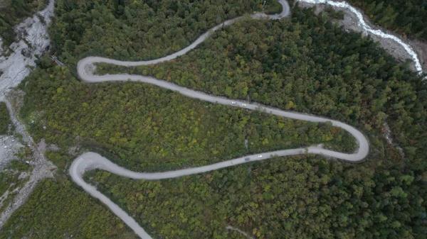 幾代建設(shè)者，歷經(jīng)半個(gè)多世紀(jì)完成！這是一條怎樣的公路？