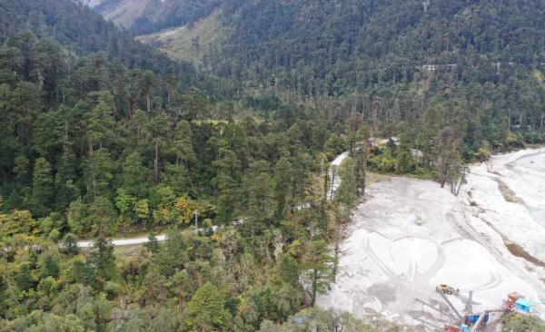 幾代建設(shè)者，歷經(jīng)半個(gè)多世紀(jì)完成！這是一條怎樣的公路？