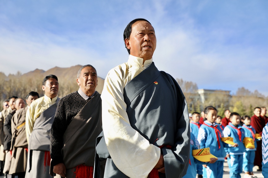 “升國(guó)旗、唱國(guó)歌”儀式現(xiàn)場(chǎng)。