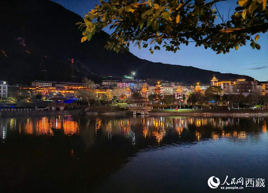 墨脫縣夜景。人民網(wǎng) 李海霞攝