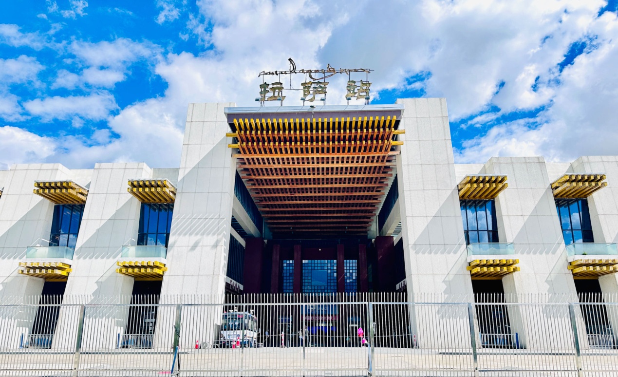 拉薩火車(chē)站。人民網(wǎng)記者 益西康珠攝