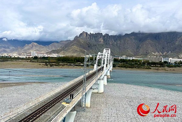 拉薩河特大橋。張敏穎 攝