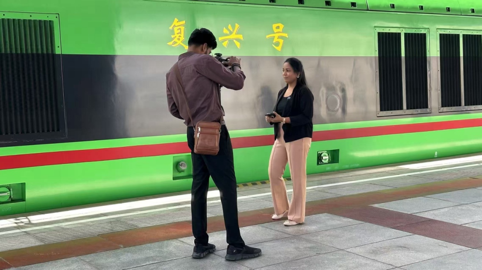 “中國(guó)在保護(hù)自然環(huán)境的同時(shí)實(shí)現(xiàn)了高度現(xiàn)代化！” ——多國(guó)記者眼中的現(xiàn)代西藏_fororder_圖片4