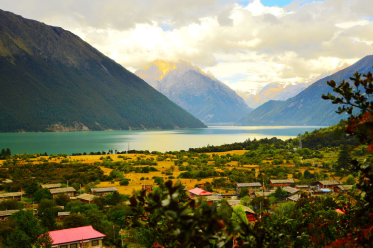 懂西藏的人，一定不會(huì)錯(cuò)過(guò)林芝的秋天