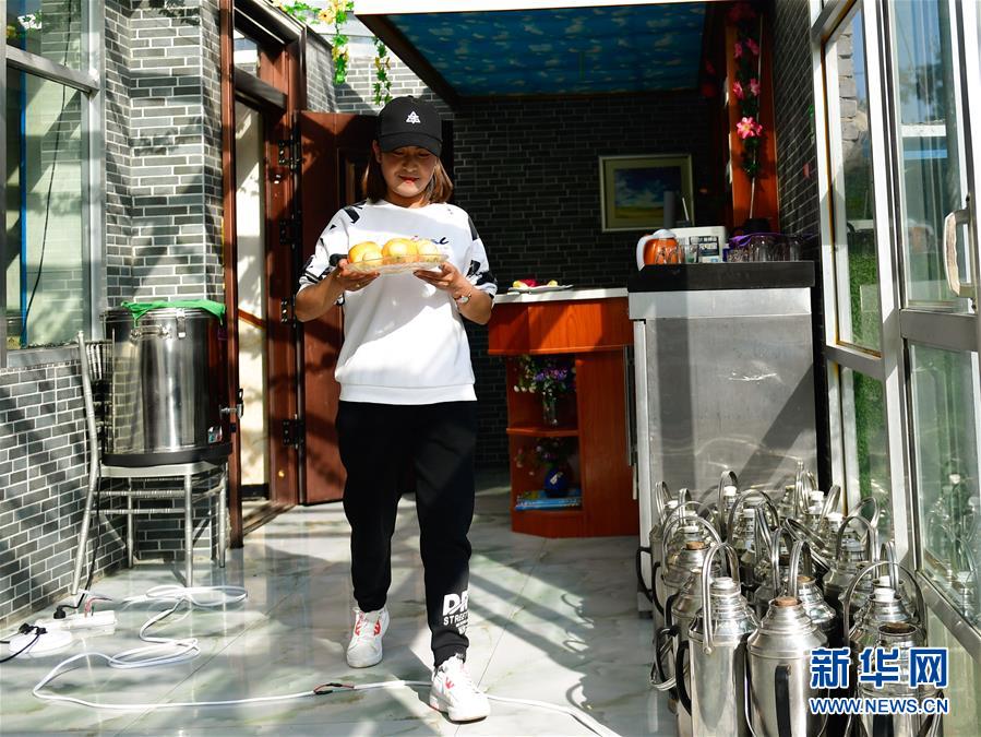 （全面建成小康社會(huì)“百城千縣萬(wàn)村調(diào)研行”·圖文互動(dòng)）（4）青?？?yáng)村：“光棍村”的華麗轉(zhuǎn)身